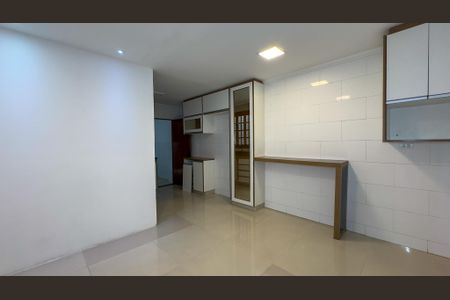 Casa para alugar com 100m², 2 quartos e 2 vagas Casa para alugar com 100m², 2 quartos e 2 vagasCozinha