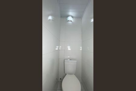 Casa para alugar com 100m², 2 quartos e 2 vagas Casa para alugar com 100m², 2 quartos e 2 vagasBanheiro