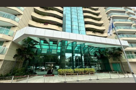 Apartamento à venda com 45m², 1 quarto e 1 vaga Apartamento à venda com 45m², 1 quarto e 1 vagaFachada