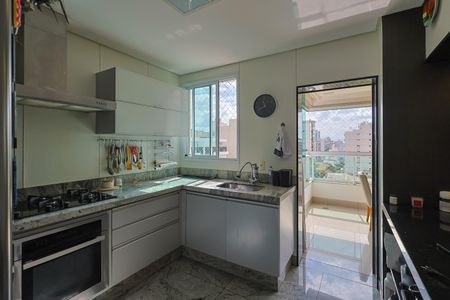 Apartamento à venda com 138m², 4 quartos e 3 vagasCozinha