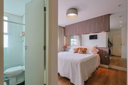 Apartamento à venda com 138m², 4 quartos e 3 vagasSuíte 2