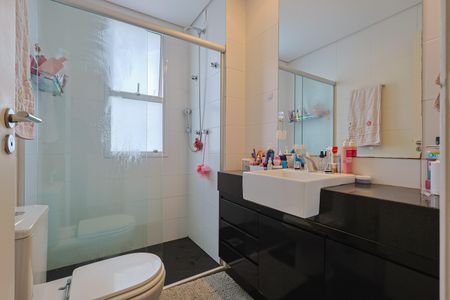 Apartamento à venda com 138m², 4 quartos e 3 vagasBanheiro da Suíte 1