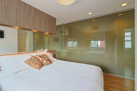 Apartamento à venda com 138m², 4 quartos e 3 vagasSuíte 2