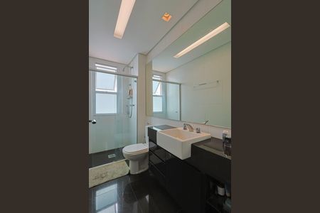 Apartamento à venda com 138m², 4 quartos e 3 vagasBanheiro