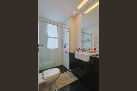 Apartamento à venda com 138m², 4 quartos e 3 vagasBanheiro da Suíte 1