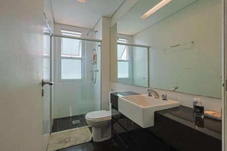 Apartamento à venda com 138m², 4 quartos e 3 vagasBanheiro