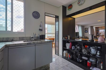 Apartamento à venda com 138m², 4 quartos e 3 vagasCozinha
