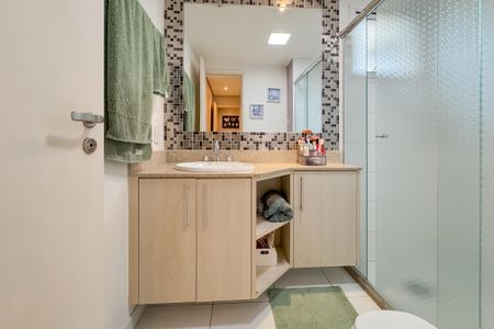 Apartamento à venda com 127m², 3 quartos e 2 vagasBanheiro da Suíte Master