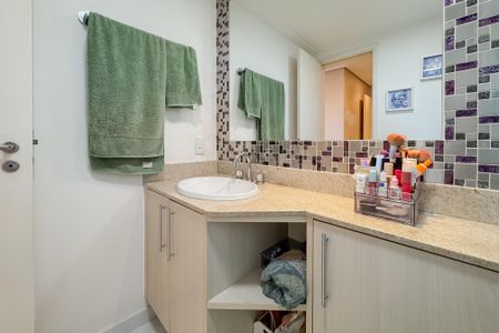 Apartamento à venda com 127m², 3 quartos e 2 vagasBanheiro da Suíte Master