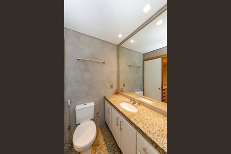 Apartamento para alugar com 140m², 4 quartos e 3 vagasBanheiro da Suíte