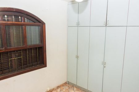 Casa à venda com 156m², 3 quartos e 2 vagasSuíte