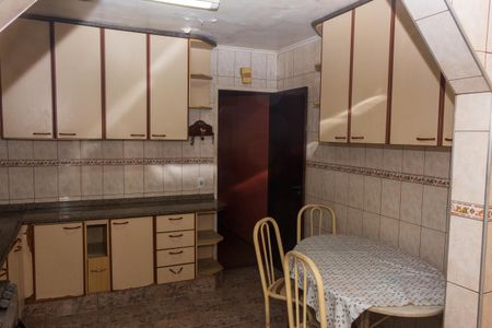 Casa à venda com 156m², 3 quartos e 2 vagasCozinha