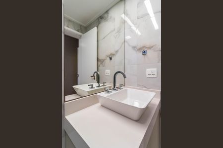 Apartamento à venda com 138m², 2 quartos e 2 vagas Apartamento à venda com 138m², 2 quartos e 2 vagasBanheiro Suíte 1