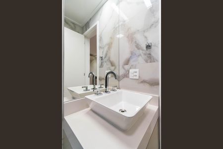 Apartamento à venda com 138m², 2 quartos e 2 vagas Apartamento à venda com 138m², 2 quartos e 2 vagasBanheiro Social