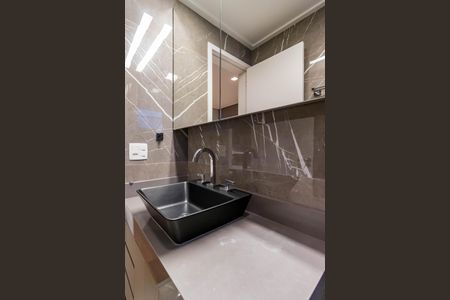 Apartamento à venda com 138m², 2 quartos e 2 vagas Apartamento à venda com 138m², 2 quartos e 2 vagasBanheiro Suíte 2