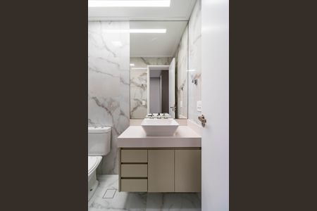 Apartamento à venda com 138m², 2 quartos e 2 vagas Apartamento à venda com 138m², 2 quartos e 2 vagasBanheiro Suíte 1