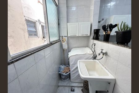 Apartamento à venda com 60m², 2 quartos e 1 vagaÁrea de Serviço