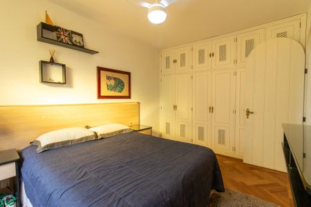 Casa à venda com 560m², 4 quartos e 6 vagas Casa à venda com 560m², 4 quartos e 6 vagasSuíte 2