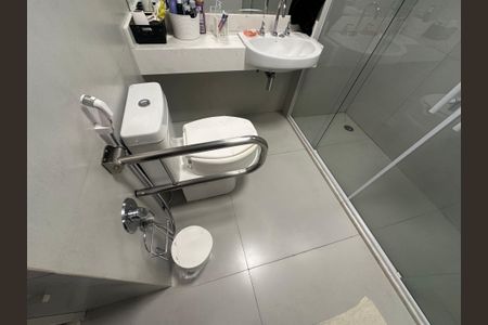 Apartamento à venda com 70m², 1 quarto e 2 vagasBanheiro