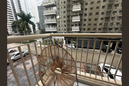 Apartamento à venda com 70m², 1 quarto e 2 vagasSacada