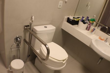 Apartamento à venda com 70m², 1 quarto e 2 vagasBanheiro