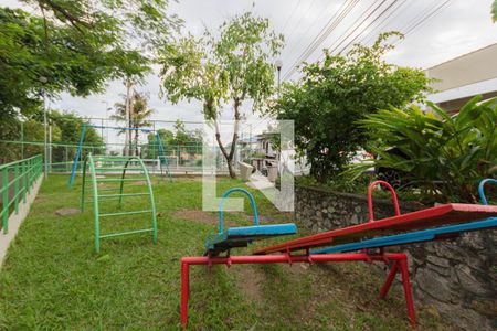 Casa de condomínio à venda com 160m², 4 quartos e 2 vagasÁrea comum - Playground