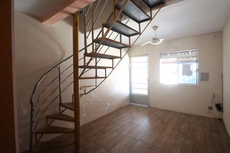 Casa de condomínio à venda com 45m², 2 quartos e 1 vagaSala