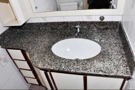 Apartamento à venda com 84m², 3 quartos e 2 vagasBanheiro da Suíte