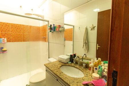 Casa à venda com 139m², 3 quartos e 2 vagasBanheiro