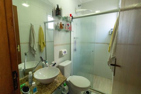 Casa à venda com 139m², 3 quartos e 2 vagasBanheiro da Suíte