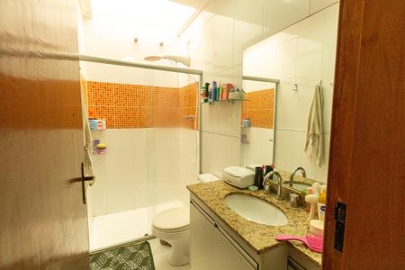 Casa à venda com 139m², 3 quartos e 2 vagasBanheiro