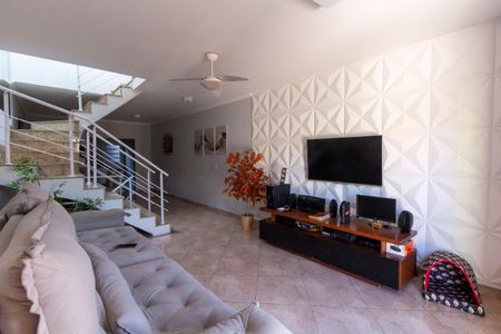 Casa à venda com 139m², 3 quartos e 2 vagasSala