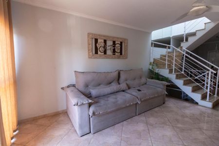 Casa à venda com 139m², 3 quartos e 2 vagasSala