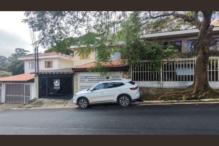 Casa para alugar com 200m², 3 quartos e 2 vagasFachada