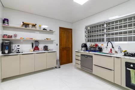 Casa para alugar com 200m², 3 quartos e 2 vagasCozinha