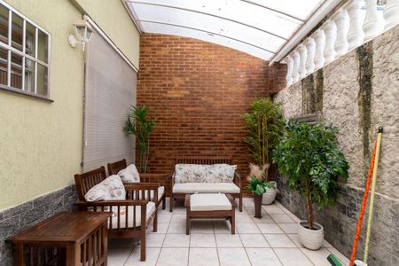 Casa para alugar com 200m², 3 quartos e 2 vagasQuintal