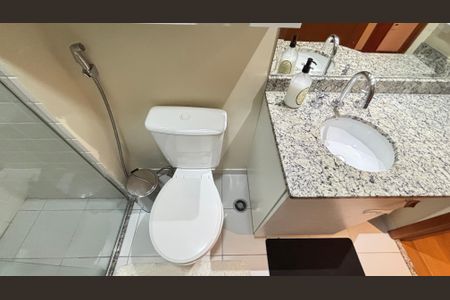 Apartamento para alugar com 100m², 2 quartos e 2 vagas Apartamento para alugar com 100m², 2 quartos e 2 vagasBanheiro