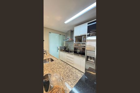 Apartamento para alugar com 100m², 2 quartos e 2 vagas Apartamento para alugar com 100m², 2 quartos e 2 vagasCozinha