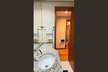 Apartamento para alugar com 100m², 2 quartos e 2 vagas Apartamento para alugar com 100m², 2 quartos e 2 vagasBanheiro