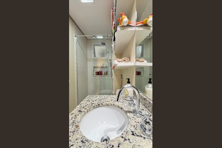 Apartamento para alugar com 100m², 2 quartos e 2 vagas Apartamento para alugar com 100m², 2 quartos e 2 vagasBanheiro