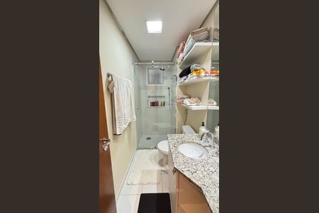 Apartamento para alugar com 100m², 2 quartos e 2 vagas Apartamento para alugar com 100m², 2 quartos e 2 vagasBanheiro