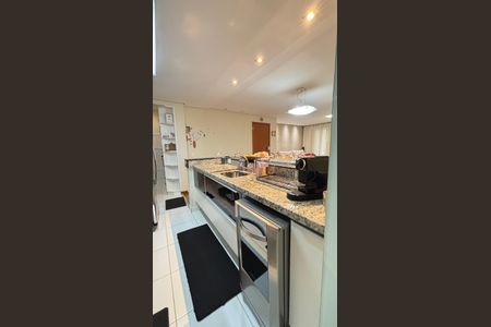 Apartamento para alugar com 100m², 2 quartos e 2 vagas Apartamento para alugar com 100m², 2 quartos e 2 vagasCozinha