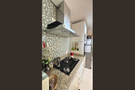 Apartamento para alugar com 100m², 2 quartos e 2 vagas Apartamento para alugar com 100m², 2 quartos e 2 vagasCozinha