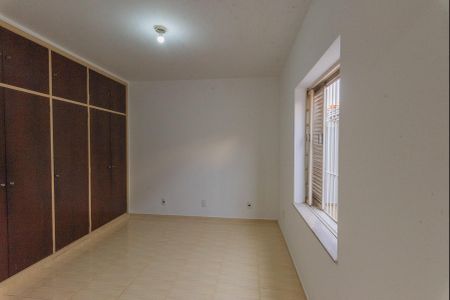 Casa à venda com 180m², 3 quartos e 3 vagasSuíte