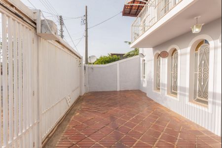 Casa à venda com 180m², 3 quartos e 3 vagasÁrea Externa