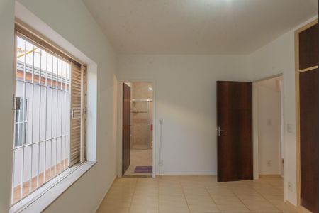 Casa à venda com 180m², 3 quartos e 3 vagasSuíte