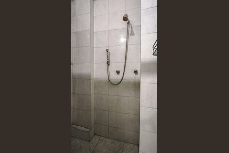 Apartamento à venda com 93m², 3 quartos e 1 vaga Apartamento à venda com 93m², 3 quartos e 1 vagaBanheiro Corredor