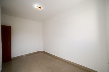 Apartamento à venda com 115m², 3 quartos e 2 vagasQuarto 2