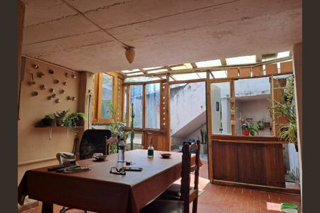 Casa à venda com 263m², 4 quartos e 4 vagas