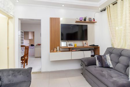 Casa para alugar com 250m², 3 quartos e 3 vagas Casa para alugar com 250m², 3 quartos e 3 vagasSala